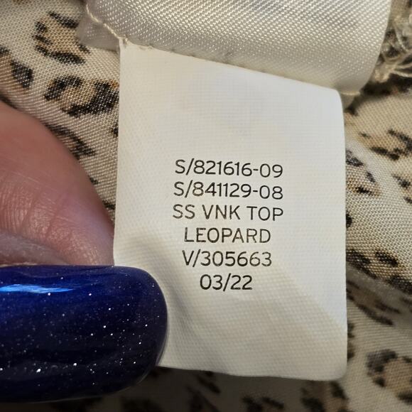 Gap Leopard Print Blouse Womens Size Large Short Sleeve Lightweight Mob Wife - Picture 5 of 9